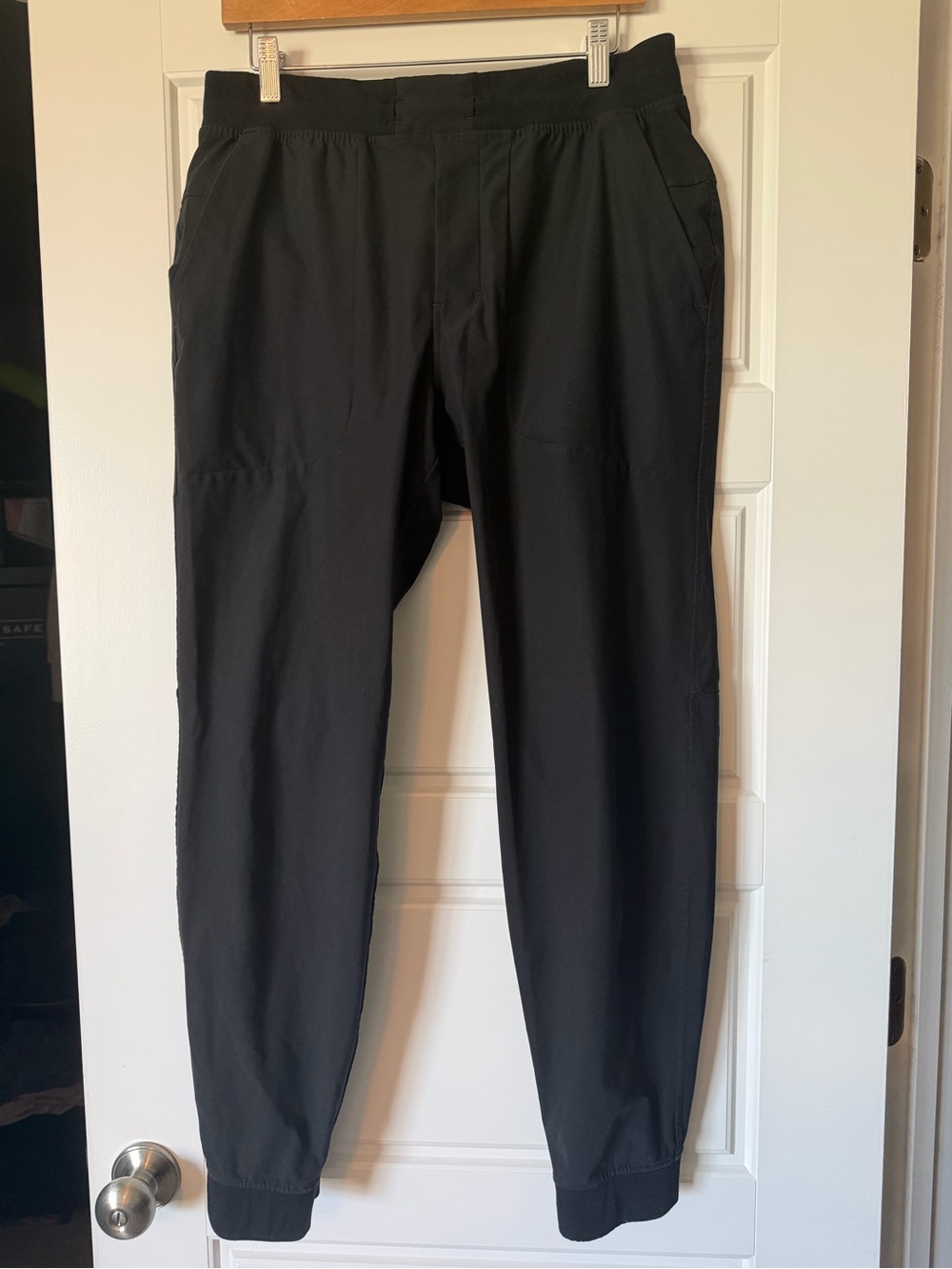 Lululemon Men's Black ABC Jogger Pants